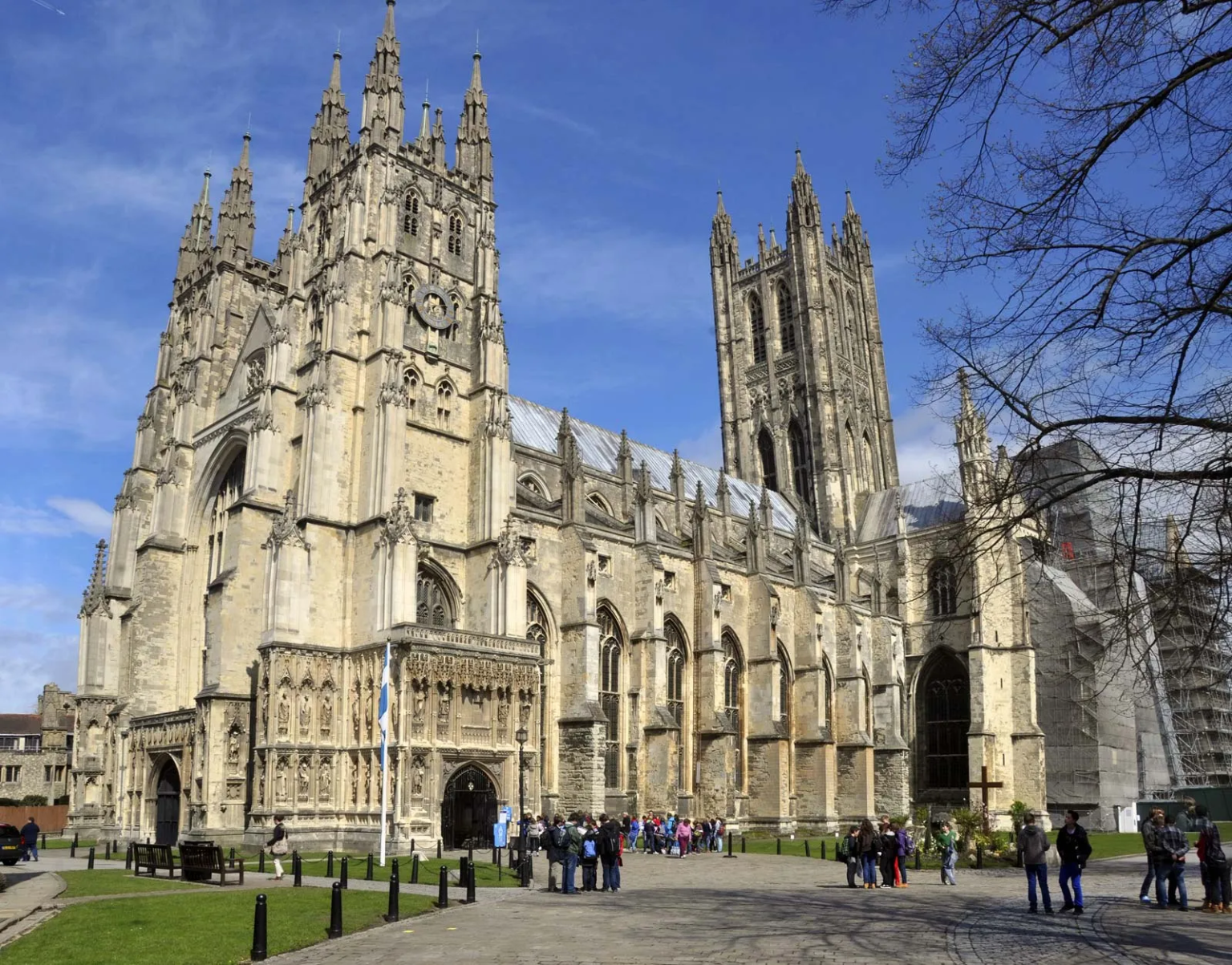 How Letting Agents in Canterbury Help Tenants Find the Right Property